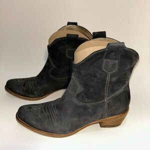 Alberto Fermani Italian Suede Leather Heeled Western Boots